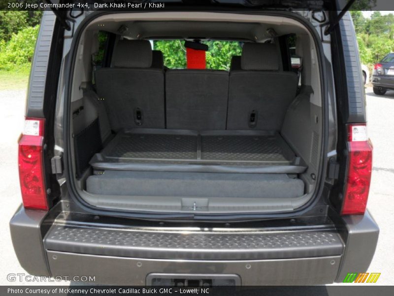 Dark Khaki Pearl / Khaki 2006 Jeep Commander 4x4