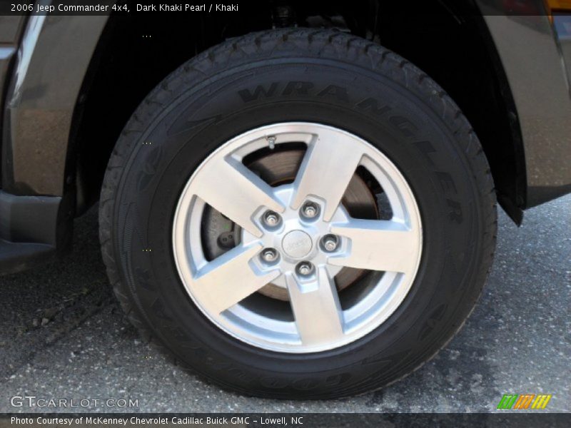 Dark Khaki Pearl / Khaki 2006 Jeep Commander 4x4
