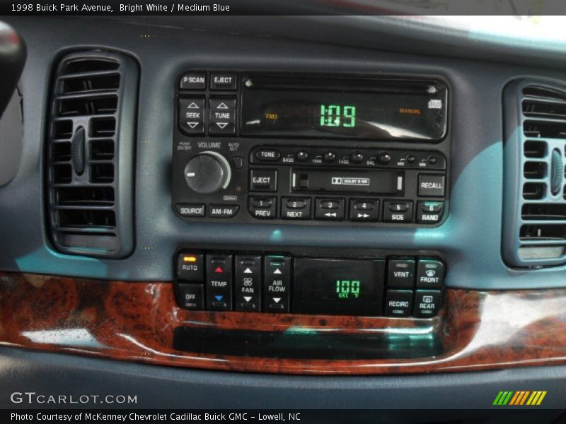 Bright White / Medium Blue 1998 Buick Park Avenue