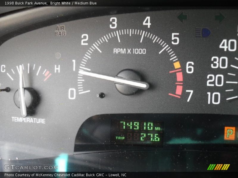 Bright White / Medium Blue 1998 Buick Park Avenue