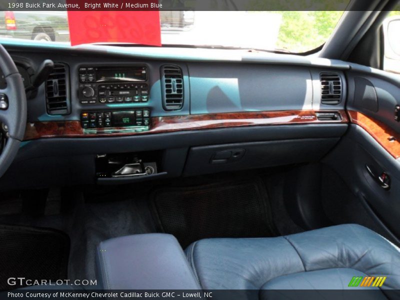 Bright White / Medium Blue 1998 Buick Park Avenue