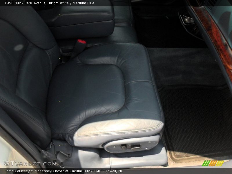 Bright White / Medium Blue 1998 Buick Park Avenue