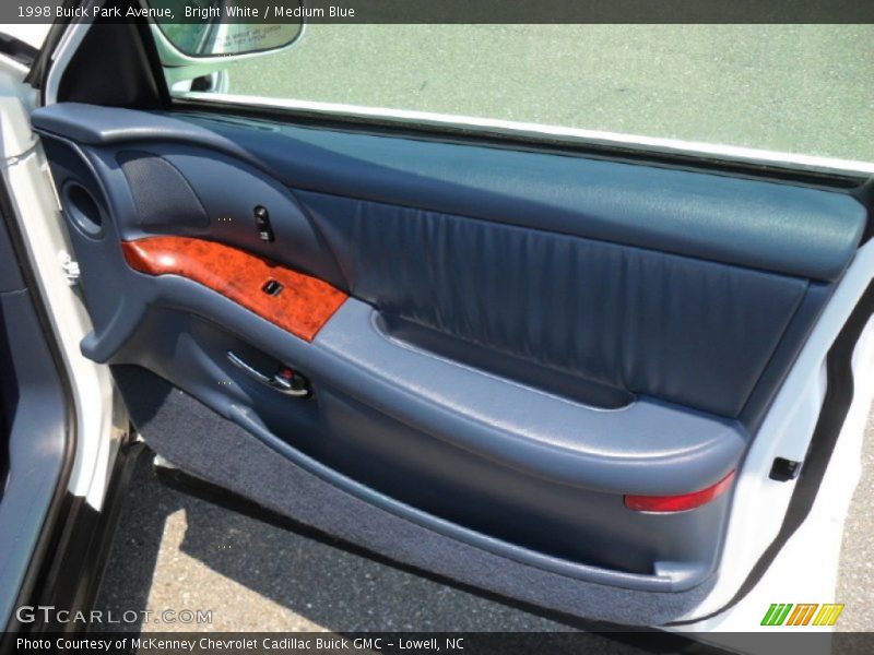 Bright White / Medium Blue 1998 Buick Park Avenue
