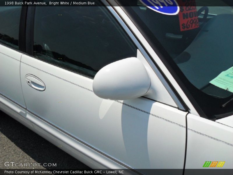 Bright White / Medium Blue 1998 Buick Park Avenue