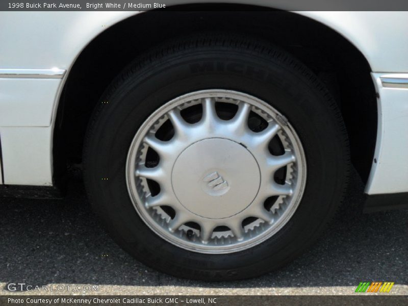 Bright White / Medium Blue 1998 Buick Park Avenue