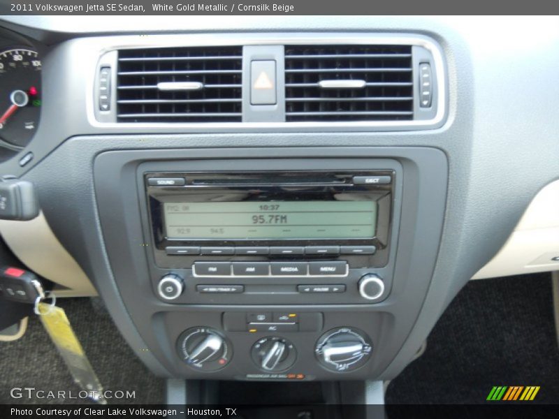 White Gold Metallic / Cornsilk Beige 2011 Volkswagen Jetta SE Sedan