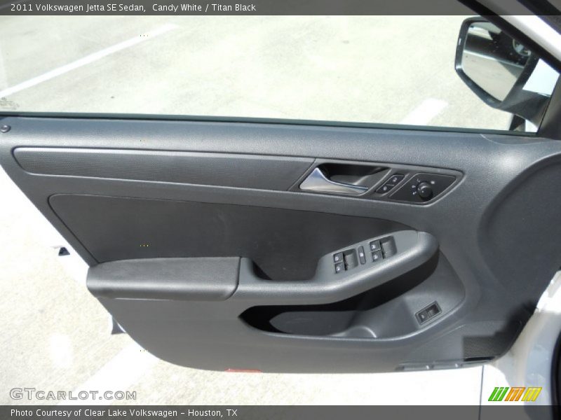 Candy White / Titan Black 2011 Volkswagen Jetta SE Sedan