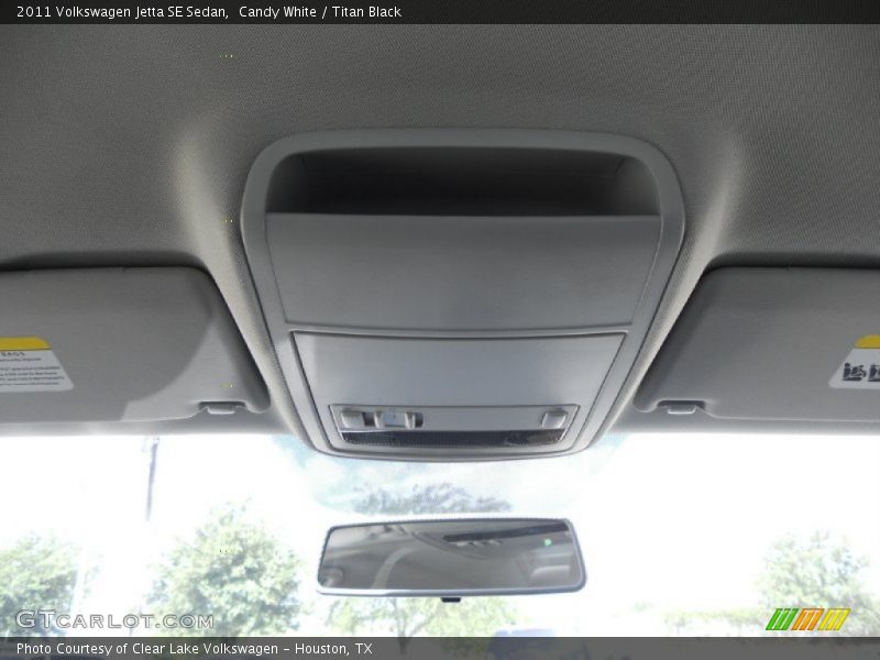 Candy White / Titan Black 2011 Volkswagen Jetta SE Sedan