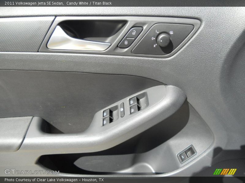 Candy White / Titan Black 2011 Volkswagen Jetta SE Sedan