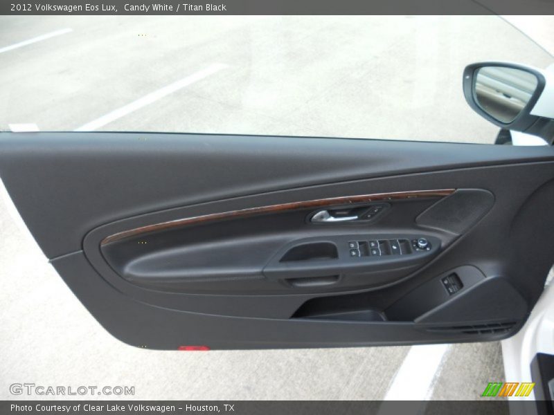 Candy White / Titan Black 2012 Volkswagen Eos Lux