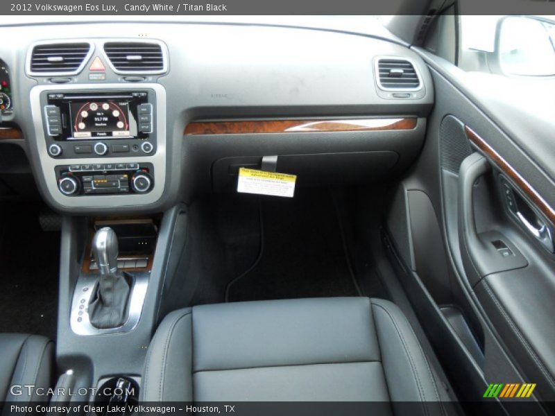 Candy White / Titan Black 2012 Volkswagen Eos Lux