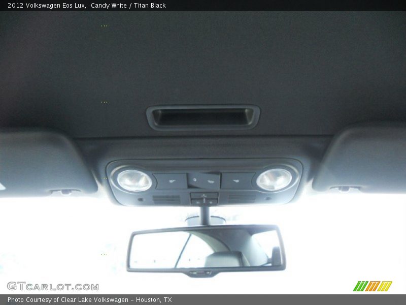 Candy White / Titan Black 2012 Volkswagen Eos Lux