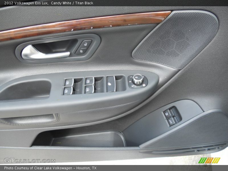 Candy White / Titan Black 2012 Volkswagen Eos Lux