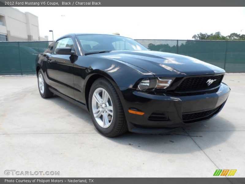 Front 3/4 View of 2012 Mustang V6 Coupe