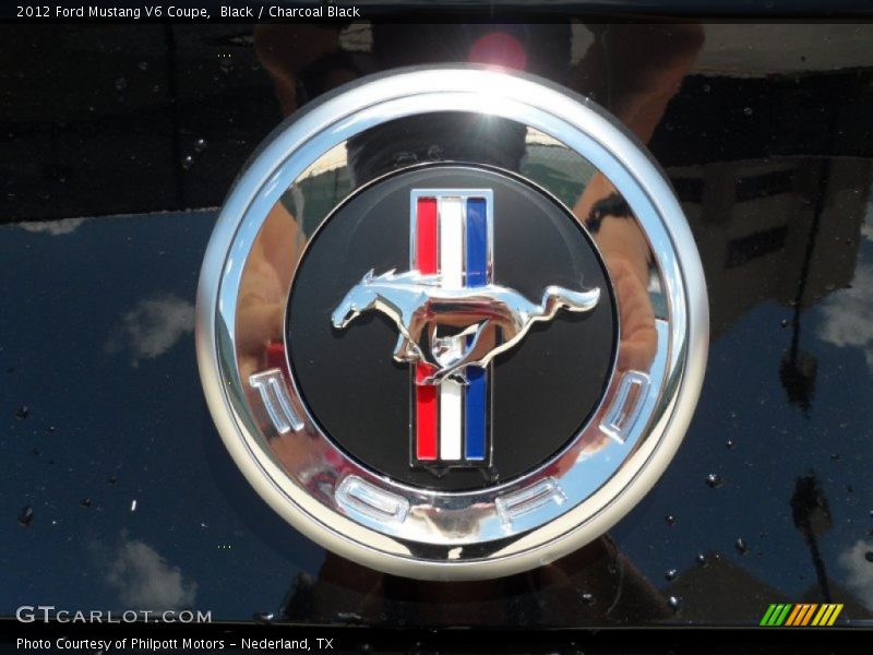  2012 Mustang V6 Coupe Logo