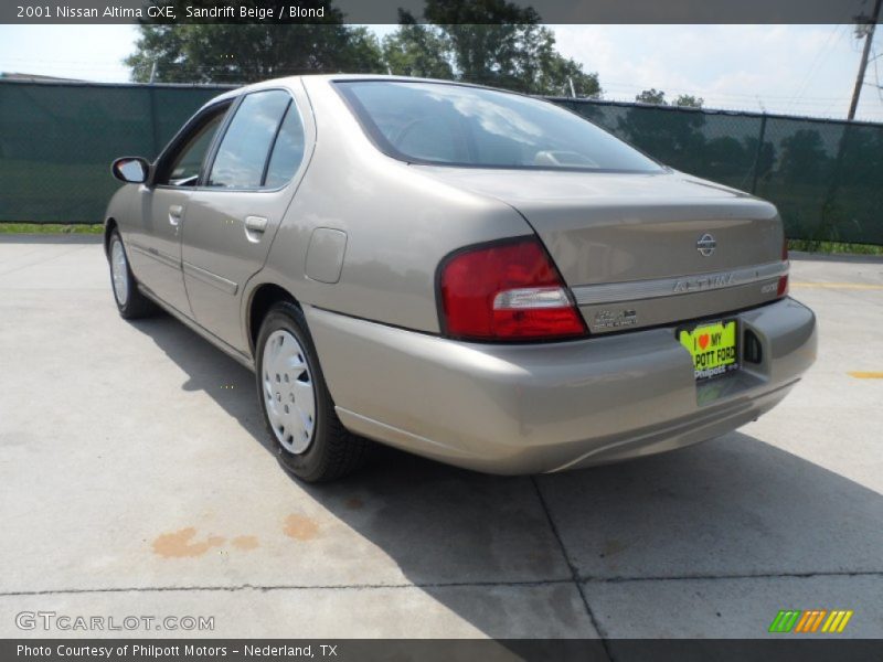 Sandrift Beige / Blond 2001 Nissan Altima GXE
