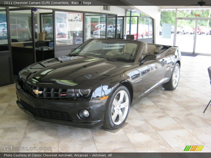 Front 3/4 View of 2011 Camaro SS/RS Convertible