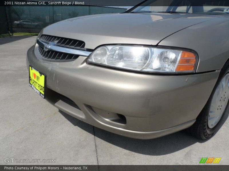 Sandrift Beige / Blond 2001 Nissan Altima GXE