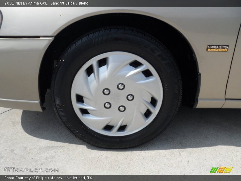 Sandrift Beige / Blond 2001 Nissan Altima GXE
