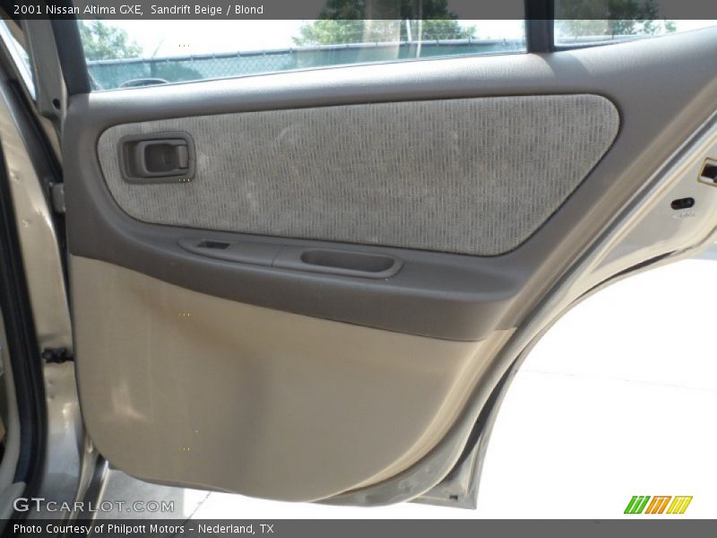 Sandrift Beige / Blond 2001 Nissan Altima GXE