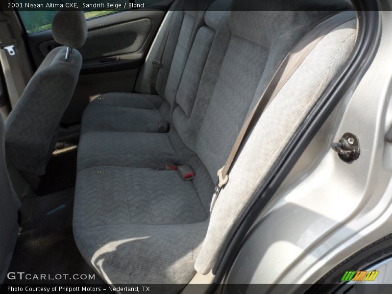 Sandrift Beige / Blond 2001 Nissan Altima GXE
