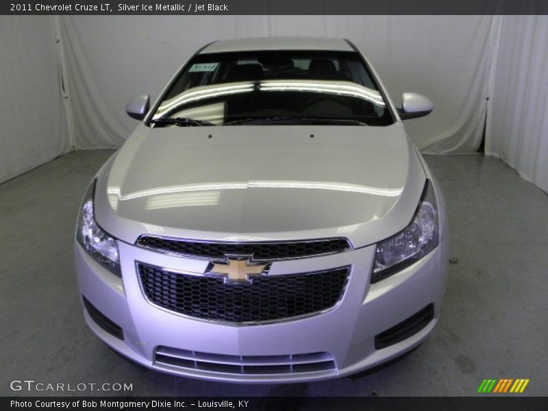 Silver Ice Metallic / Jet Black 2011 Chevrolet Cruze LT