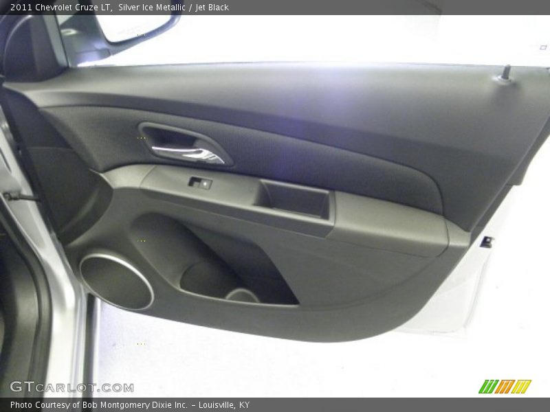 Silver Ice Metallic / Jet Black 2011 Chevrolet Cruze LT