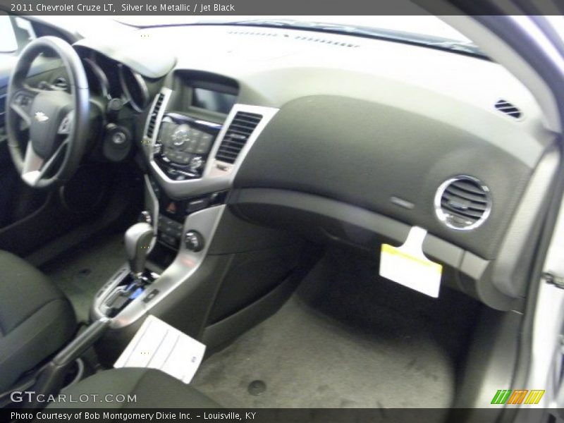 Silver Ice Metallic / Jet Black 2011 Chevrolet Cruze LT
