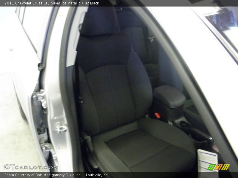 Silver Ice Metallic / Jet Black 2011 Chevrolet Cruze LT