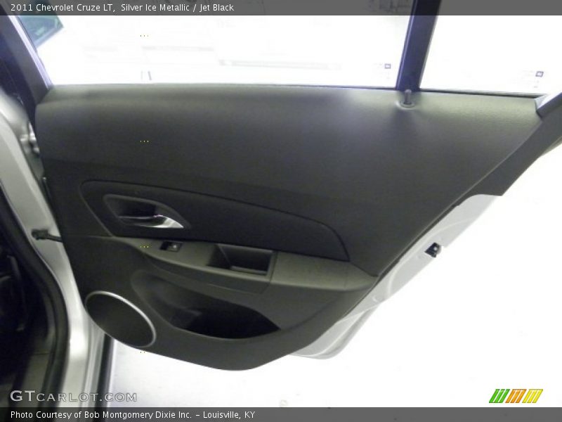 Silver Ice Metallic / Jet Black 2011 Chevrolet Cruze LT