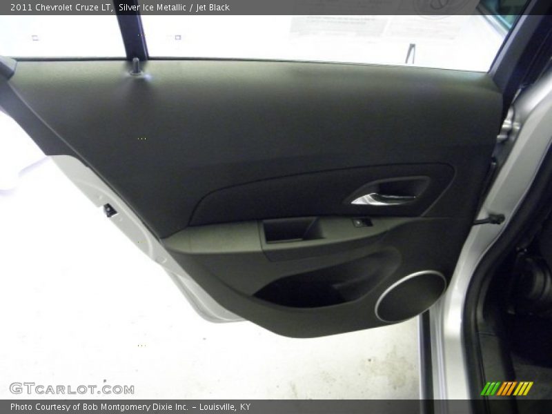 Silver Ice Metallic / Jet Black 2011 Chevrolet Cruze LT