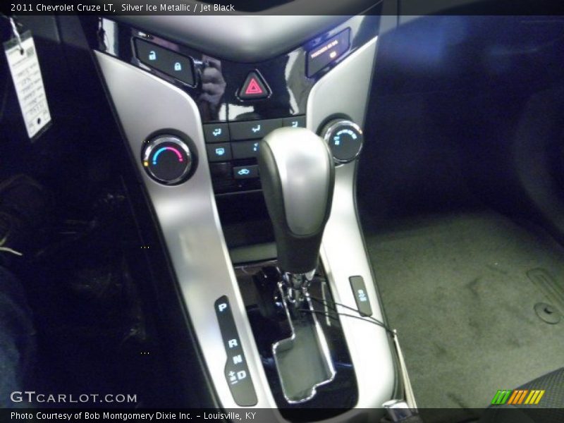 Silver Ice Metallic / Jet Black 2011 Chevrolet Cruze LT