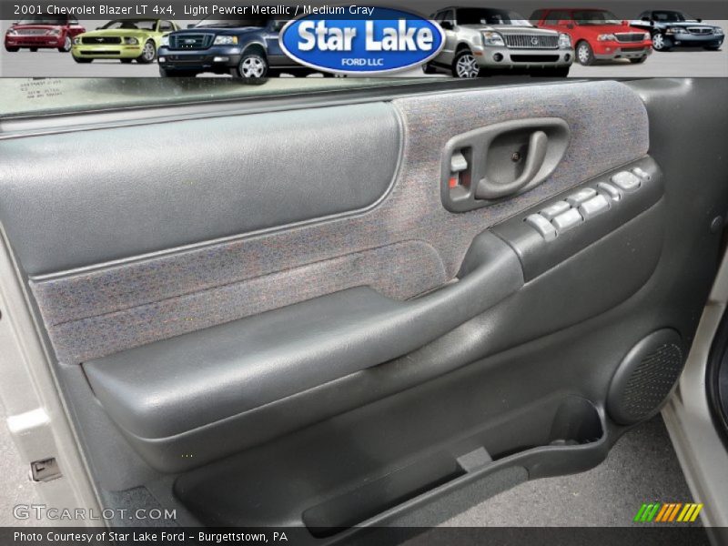Light Pewter Metallic / Medium Gray 2001 Chevrolet Blazer LT 4x4