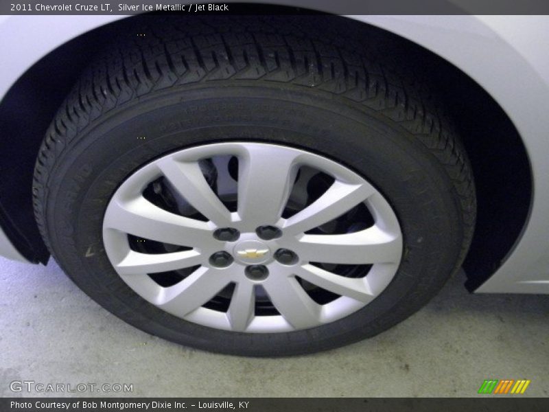 Silver Ice Metallic / Jet Black 2011 Chevrolet Cruze LT