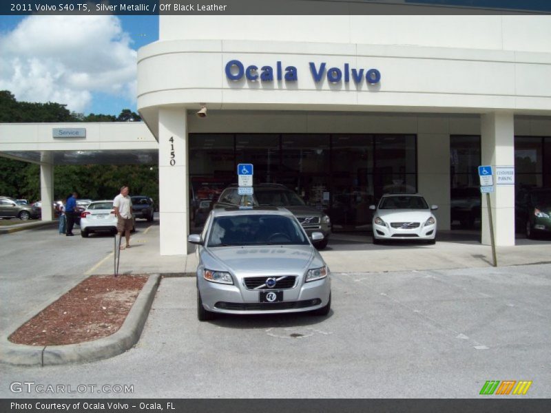 Silver Metallic / Off Black Leather 2011 Volvo S40 T5