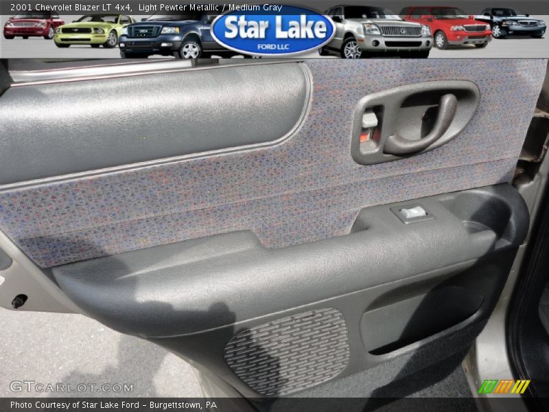 Light Pewter Metallic / Medium Gray 2001 Chevrolet Blazer LT 4x4