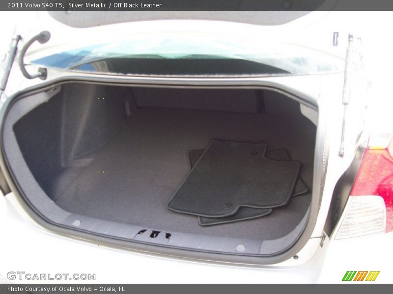 Silver Metallic / Off Black Leather 2011 Volvo S40 T5