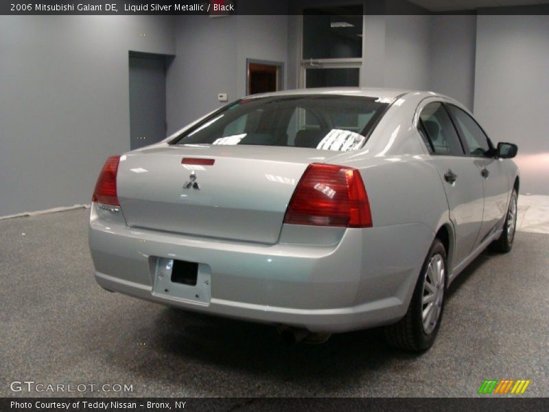 Liquid Silver Metallic / Black 2006 Mitsubishi Galant DE