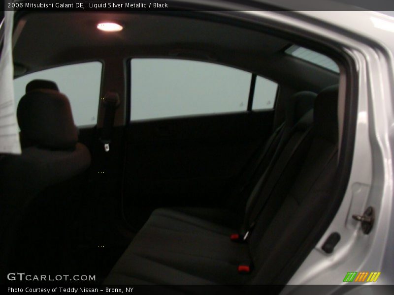Liquid Silver Metallic / Black 2006 Mitsubishi Galant DE