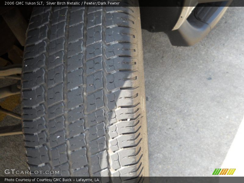 Silver Birch Metallic / Pewter/Dark Pewter 2006 GMC Yukon SLT
