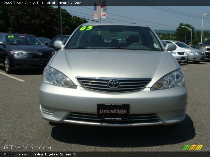 Lunar Mist Metallic / Gray 2005 Toyota Camry LE