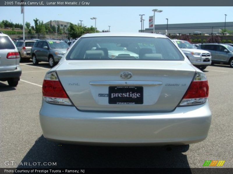 Lunar Mist Metallic / Gray 2005 Toyota Camry LE