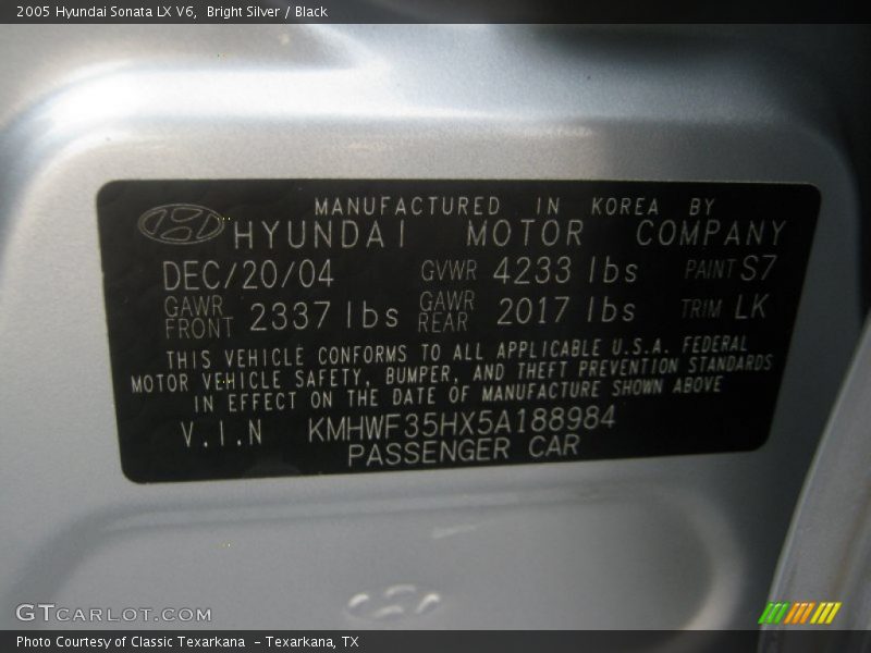 Bright Silver / Black 2005 Hyundai Sonata LX V6
