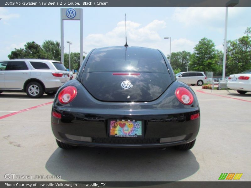 Black / Cream 2009 Volkswagen New Beetle 2.5 Coupe