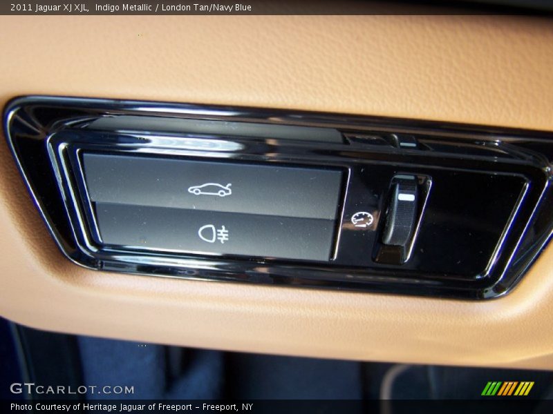Indigo Metallic / London Tan/Navy Blue 2011 Jaguar XJ XJL