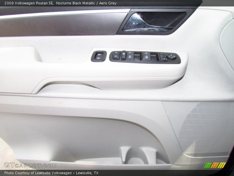 Nocturne Black Metallic / Aero Grey 2009 Volkswagen Routan SE