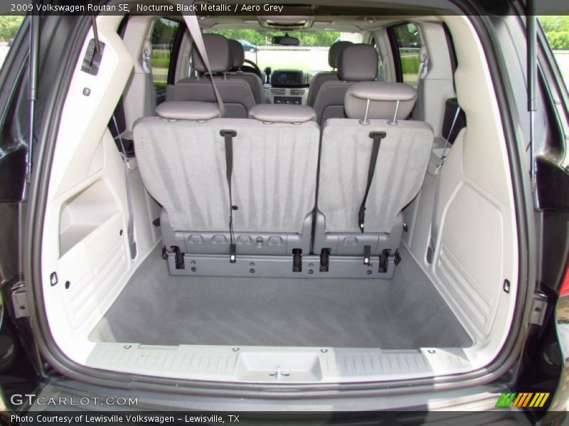 Nocturne Black Metallic / Aero Grey 2009 Volkswagen Routan SE
