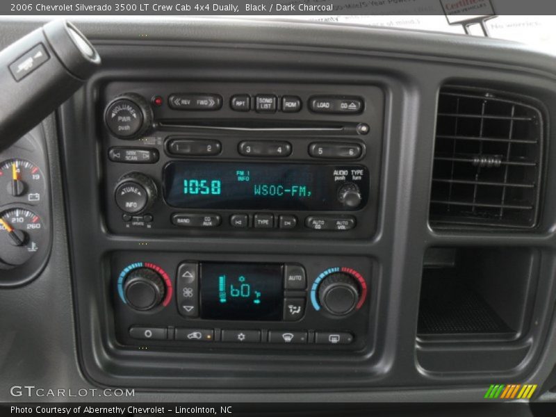 Controls of 2006 Silverado 3500 LT Crew Cab 4x4 Dually