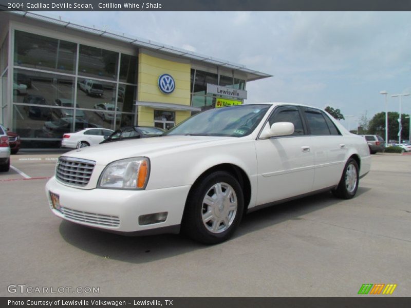 Cotillion White / Shale 2004 Cadillac DeVille Sedan