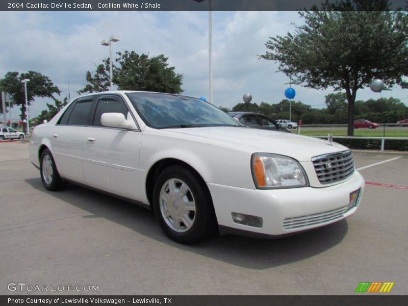 Cotillion White / Shale 2004 Cadillac DeVille Sedan